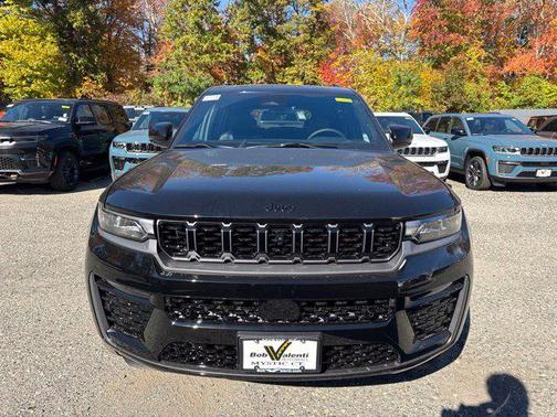 High Gloss Black 2027 Jeep Grand Cherokee L Limited