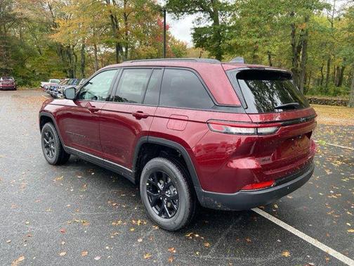 2025 Jeep Grand Cherokee Altitude
