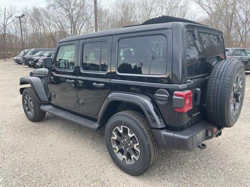 2026 Jeep Wrangler 4-Door Sahara 4x4