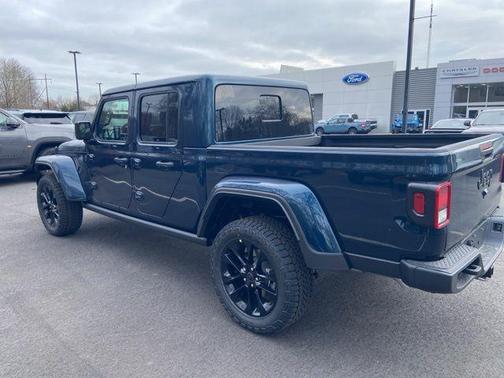 2025 Jeep Gladiator Nighthawk
