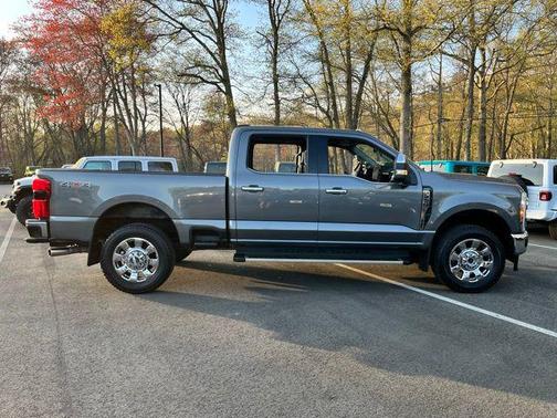 2023 Ford F-350 Lariat