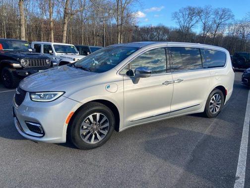 2022 Chrysler Pacifica Hybrid Limited