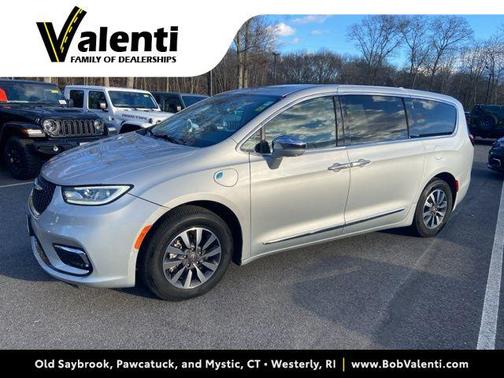 2022 Chrysler Pacifica Hybrid Limited