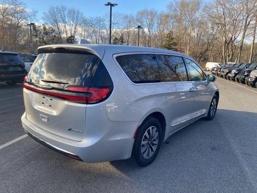 2022 Chrysler Pacifica Hybrid Limited