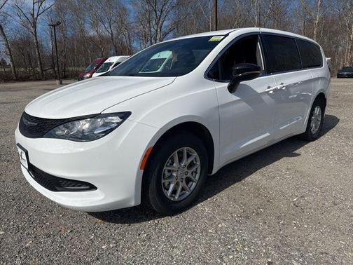 2026 Chrysler Voyager LX