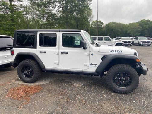 2025 Jeep Wrangler 4xe Willys