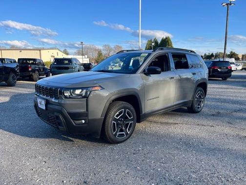 Sting-Gray Clearcoat 2026 Jeep Cherokee Laredo 4x4