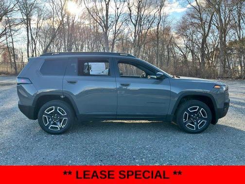 Sting-Gray Clearcoat 2026 Jeep Cherokee Laredo 4x4