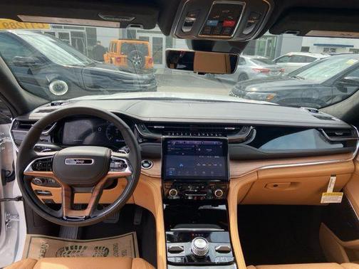 2025 Jeep Grand Cherokee Summit