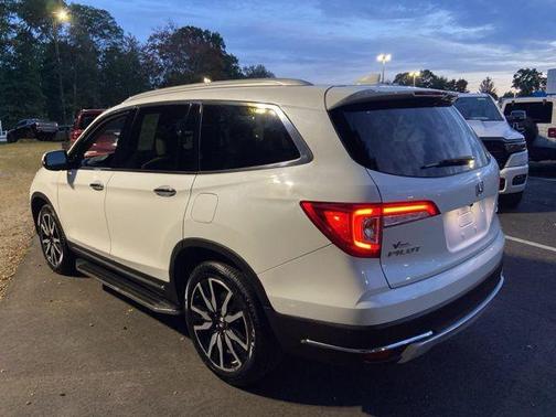 2021 Honda Pilot Touring 8-Passenger