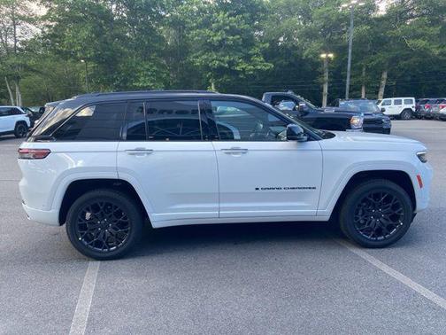 2025 Jeep Grand Cherokee Summit