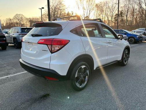 White Orchid Pearl 2018 Honda HR-V EX