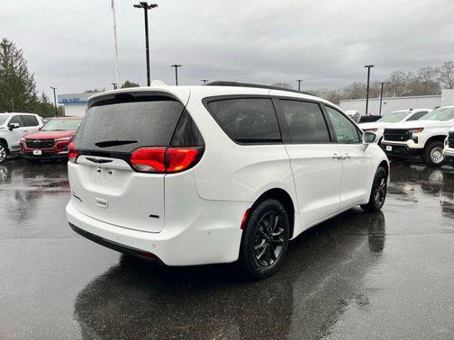 2020 Chrysler Pacifica L