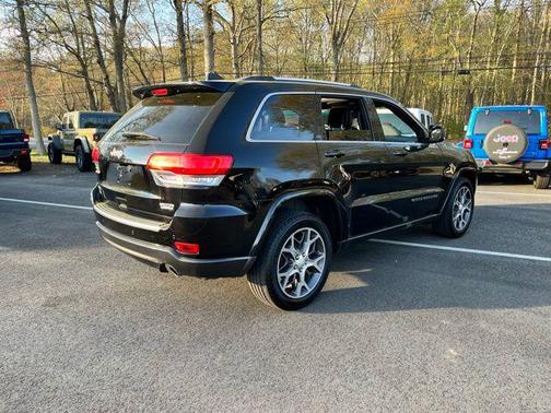 2018 Jeep Grand Cherokee Sterling Edition