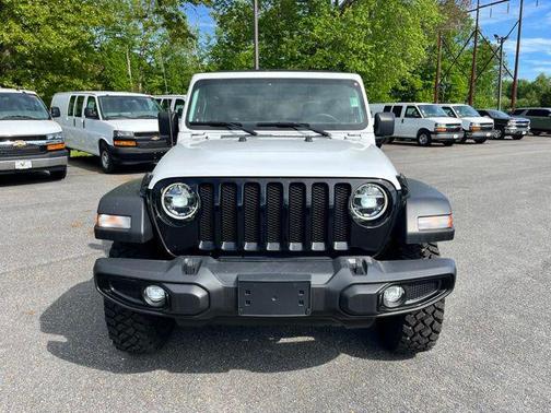 Bright White Clearcoat 2022 Jeep Wrangler Willys