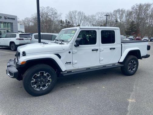 2026 Jeep Gladiator Sahara 4x4