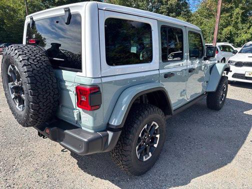 Earl Clearcoat 2027 Jeep Wrangler Rubicon