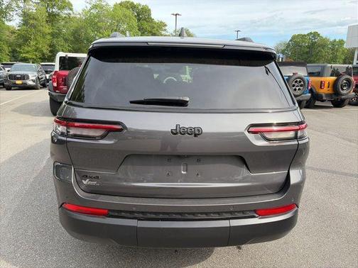 Baltic Gray Metallic Clearcoat 2025 Jeep Grand Cherokee L Altitude