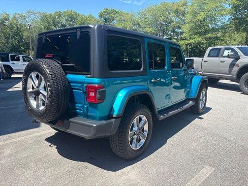 Bikini Pearlcoat 2019 Jeep Wrangler Unlimited Sahara