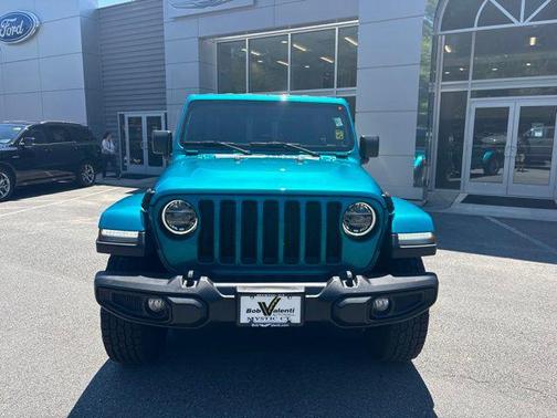 Bikini Pearlcoat 2019 Jeep Wrangler Unlimited Sahara