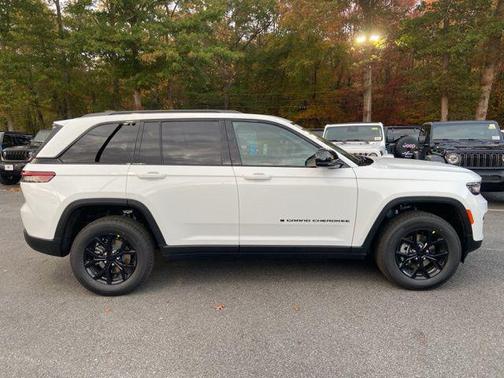 2025 Jeep Grand Cherokee Altitude