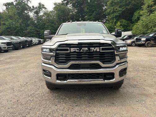 Silver Zynith 2026 RAM 2500 Tradesman Crew Cab 4x4 6'4' Box