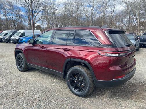 2026 Jeep Grand Cherokee Altitude