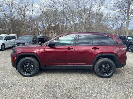 2026 Jeep Grand Cherokee Altitude