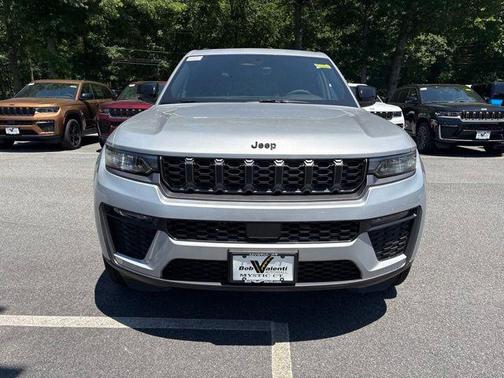 Silver Zynith 2026 Jeep Grand Cherokee Limited