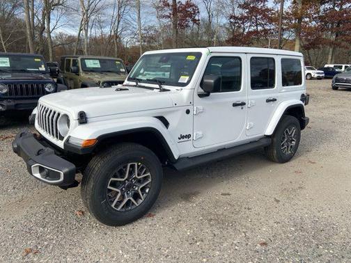 2025 Jeep Wrangler 4-Door Sahara 4x4