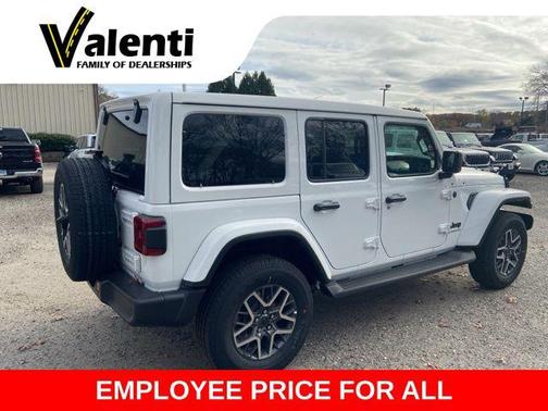 2025 Jeep Wrangler 4-Door Sahara 4x4