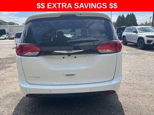 2026 Chrysler Voyager LX