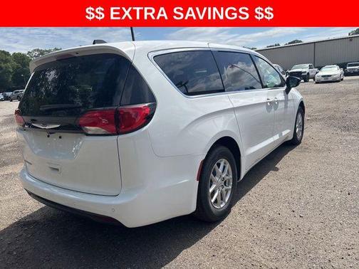 2026 Chrysler Voyager LX