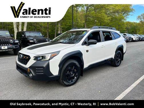 Crystal White Pearl 2022 Subaru Outback Wilderness