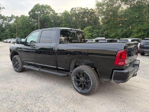 Diamond Black Crystal Pearlcoat 2026 RAM 2500 Laramie Crew Cab 4x4 6'4' Box