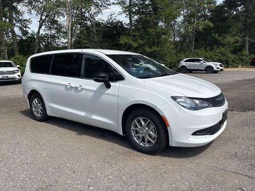 2026 Chrysler Voyager LX