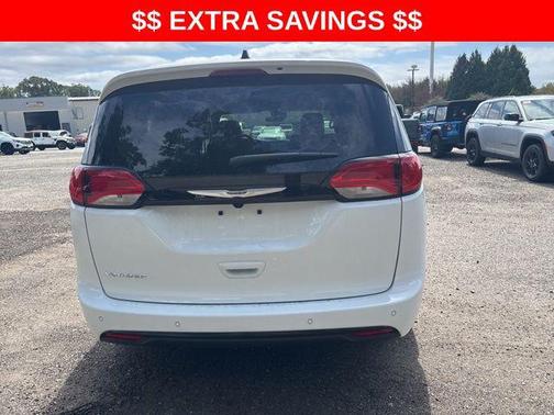 2026 Chrysler Voyager LX