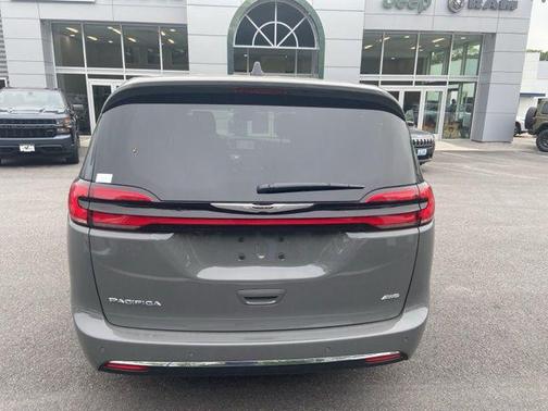 2025 Chrysler Pacifica L