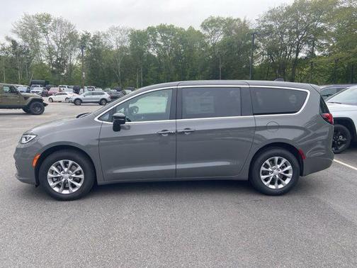 2025 Chrysler Pacifica L