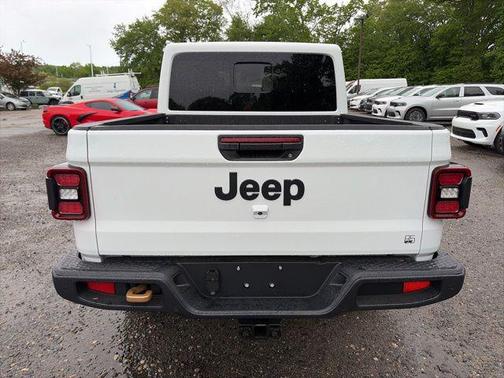 Bright White Clearcoat 2026 Jeep Gladiator 85th Anniversary Edition