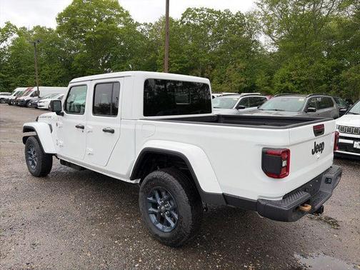 Bright White Clearcoat 2026 Jeep Gladiator 85th Anniversary Edition