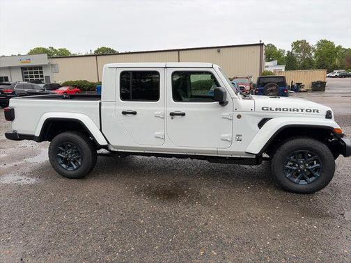 Bright White Clearcoat 2026 Jeep Gladiator 85th Anniversary Edition
