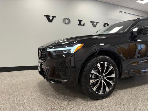 2025 Volvo XC60 B5 AWD Plus