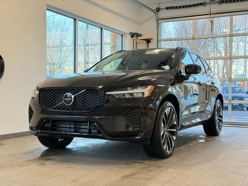 Onyx Black Metallic 2026 Volvo XC60 Plug-In Hybrid Ultra, T8 AWD Electric/Gasoline, Dark