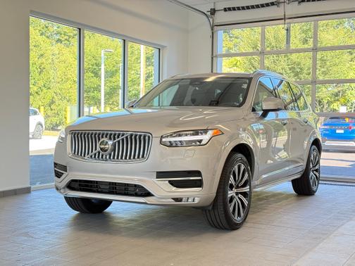 2024 Volvo XC90 B6 Plus Bright 7-Seater