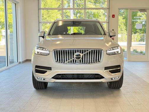2024 Volvo XC90 B6 Plus Bright 7-Seater
