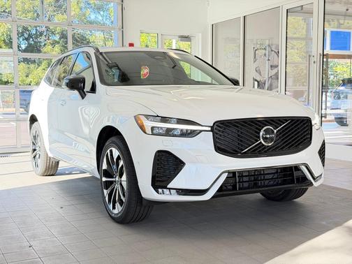 2026 Volvo XC60 B5 Plus