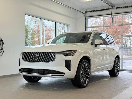 2026 Volvo XC90 B5 Core