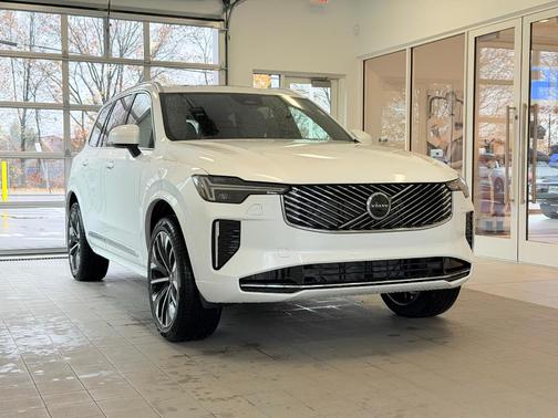 2026 Volvo XC90 B5 Core