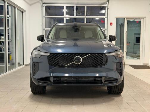 2026 Volvo XC90 Plug-In Hybrid T8 Ultra Dark Theme 7-Seater